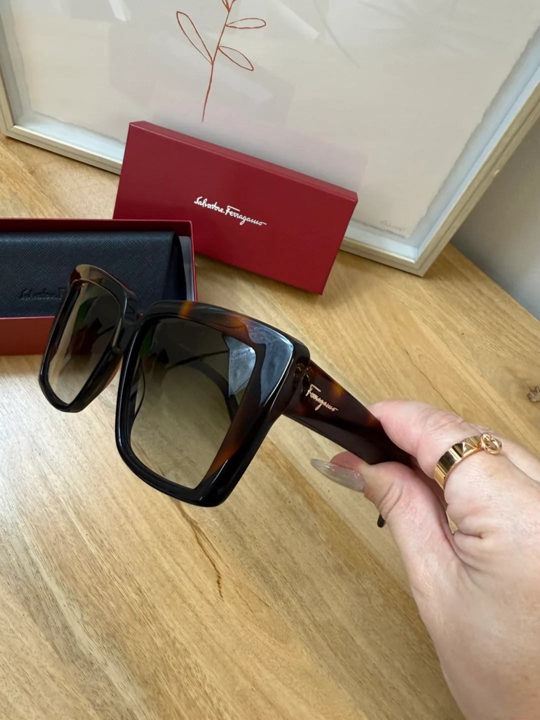 Authentic brand new Salvatore Ferragamo Sunglasses image indicator(4)