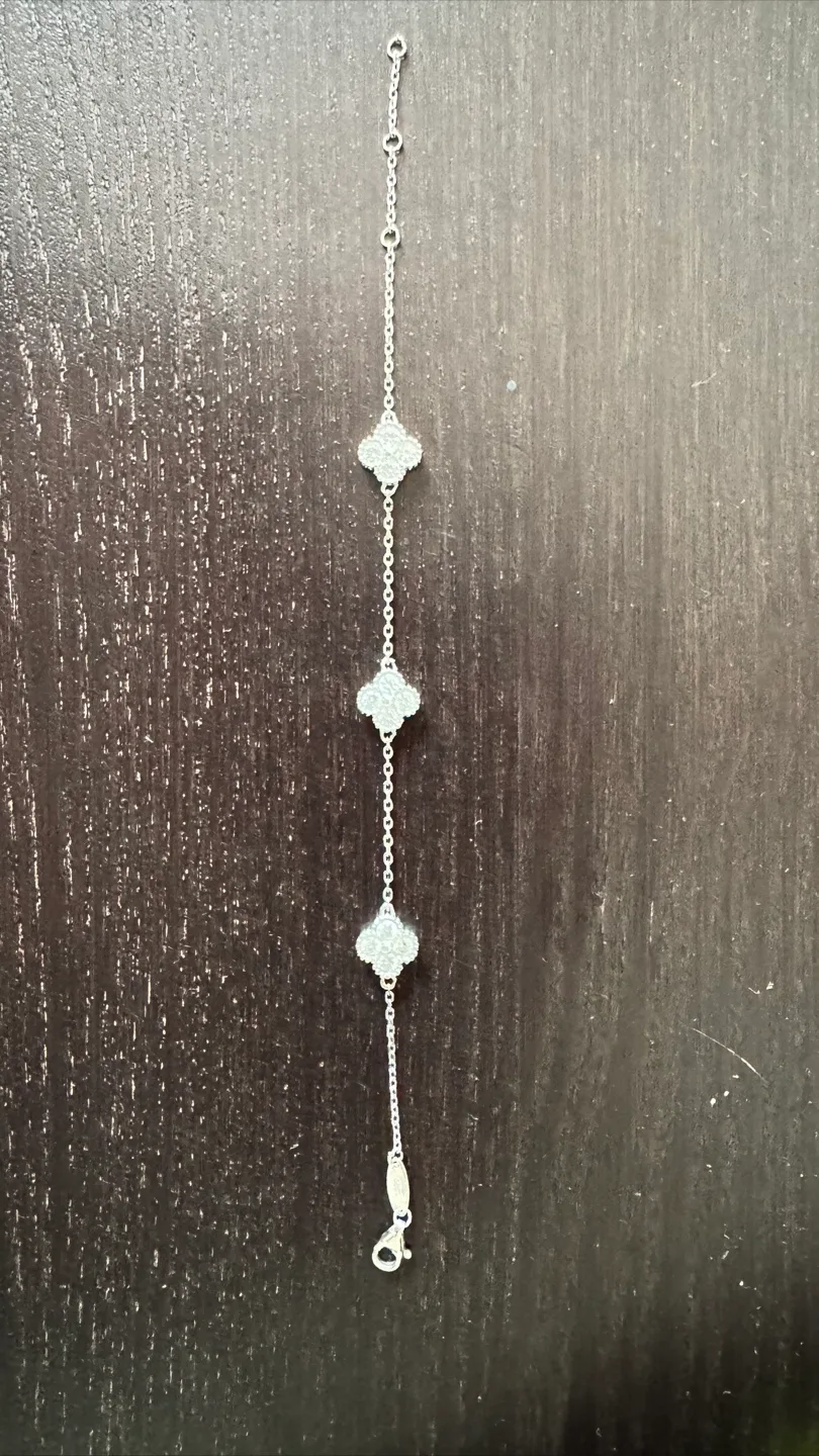 Silver Clover Bracelet thumbnail