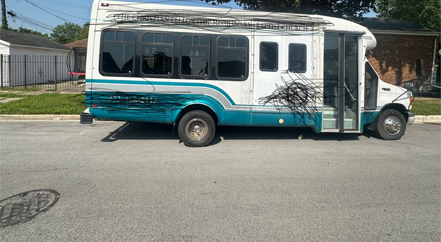 Ford E-450 Series Bus V10 Gas motor - photo 2