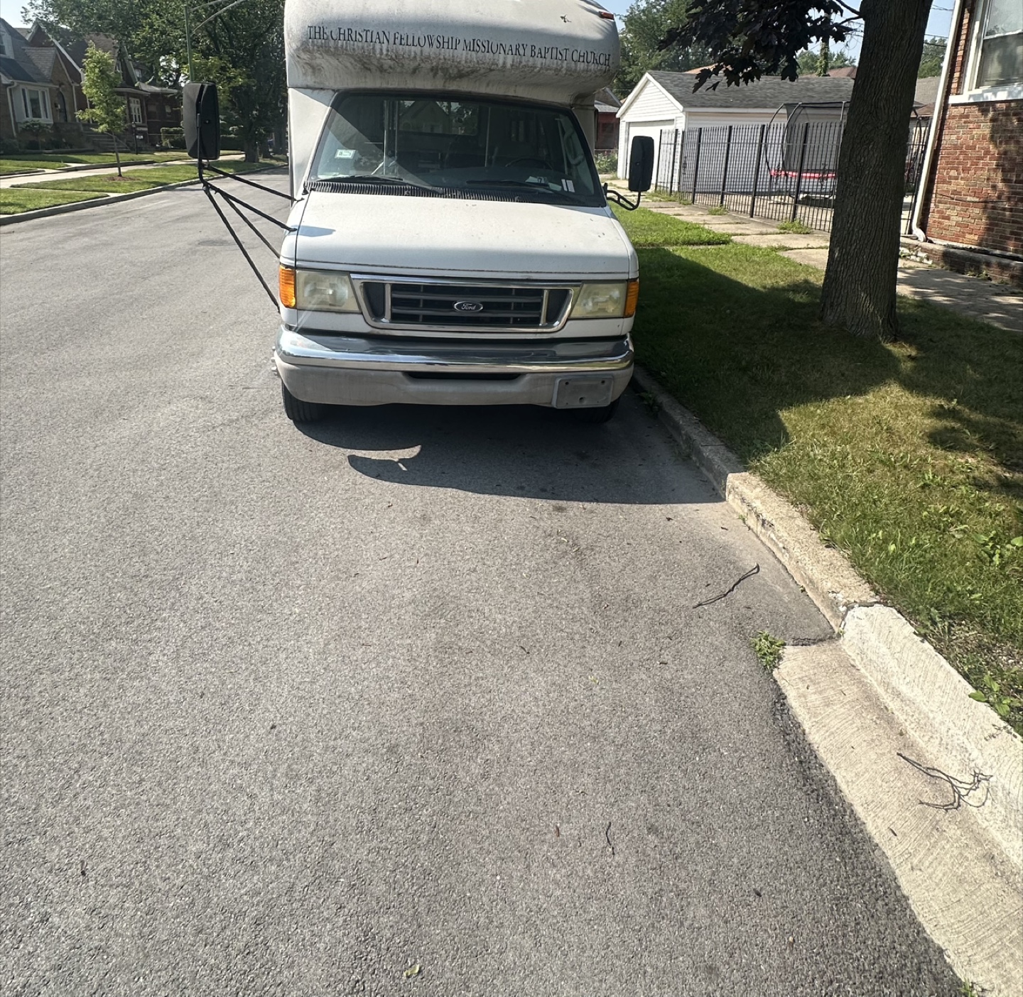 Ford E-450 Series Bus V10 Gas motor - photo 3