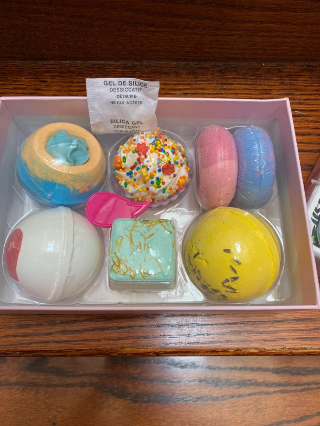 Handmade Bath Bombs, 7 Natural Bath Bomb Gift Set - NEW image indicator(2)