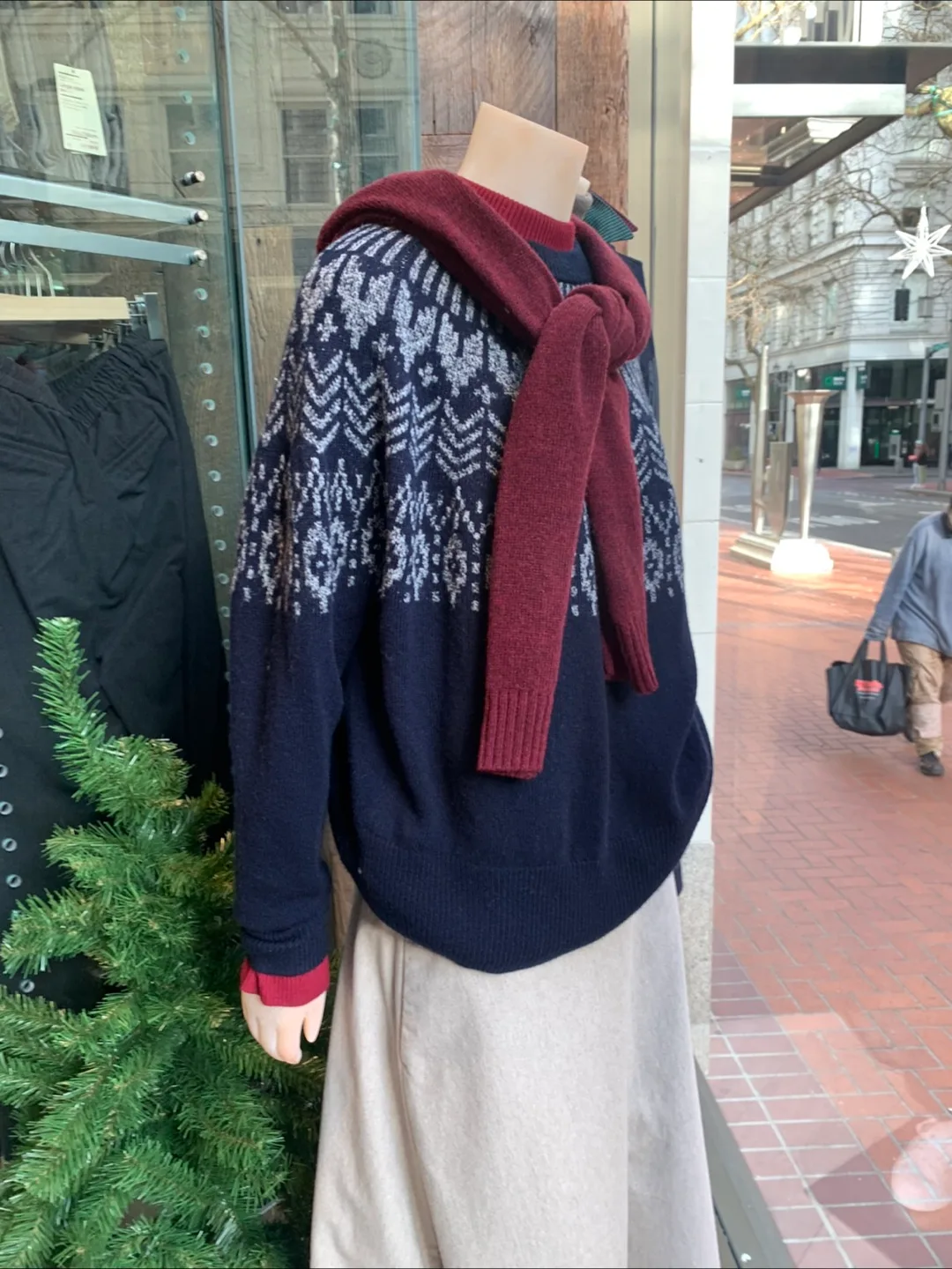 Muji Women's 100% Wool Jacquard Sweater thumbnail