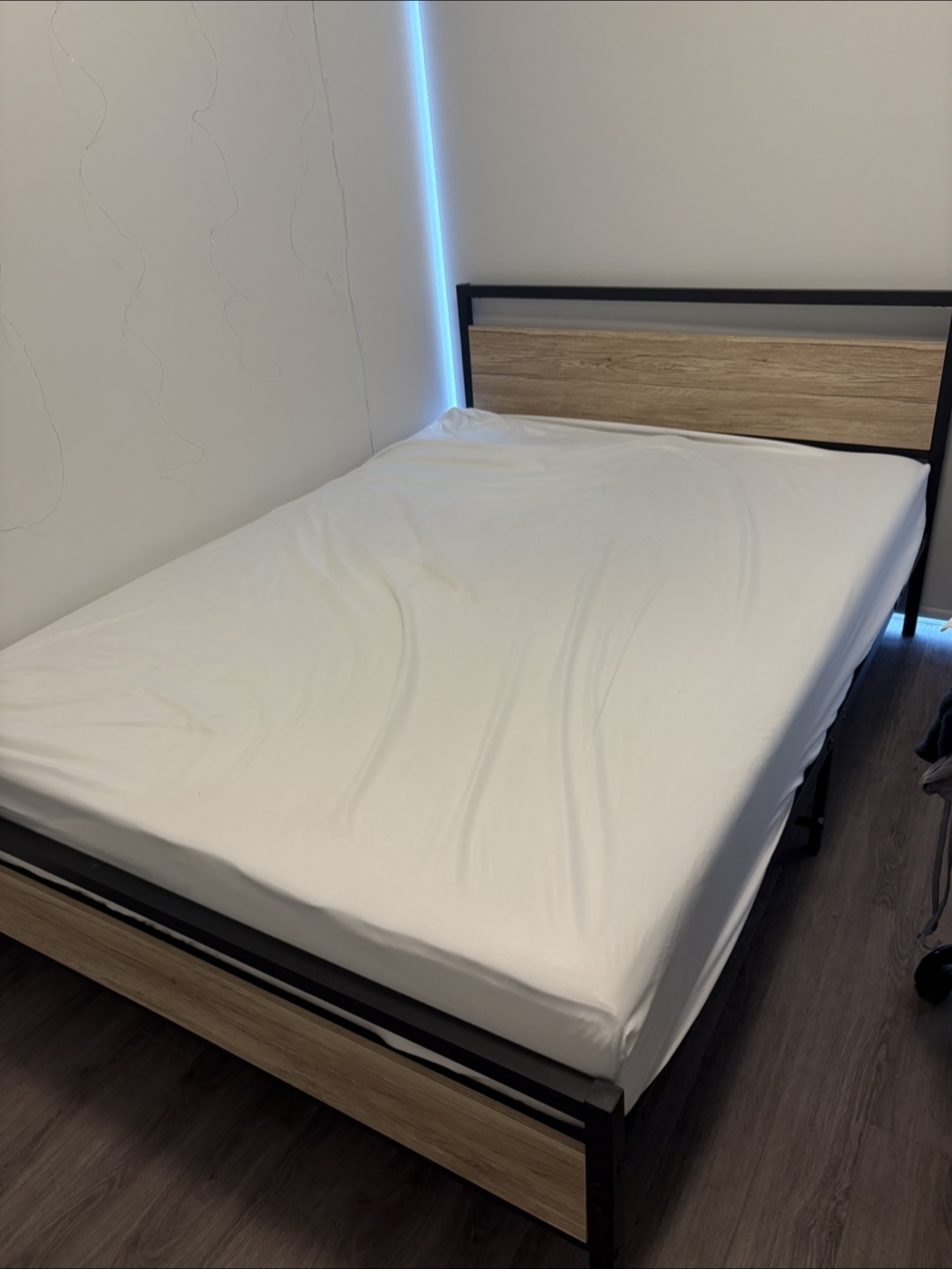 Full Size Metal and Wood Bed Frame - photo 2