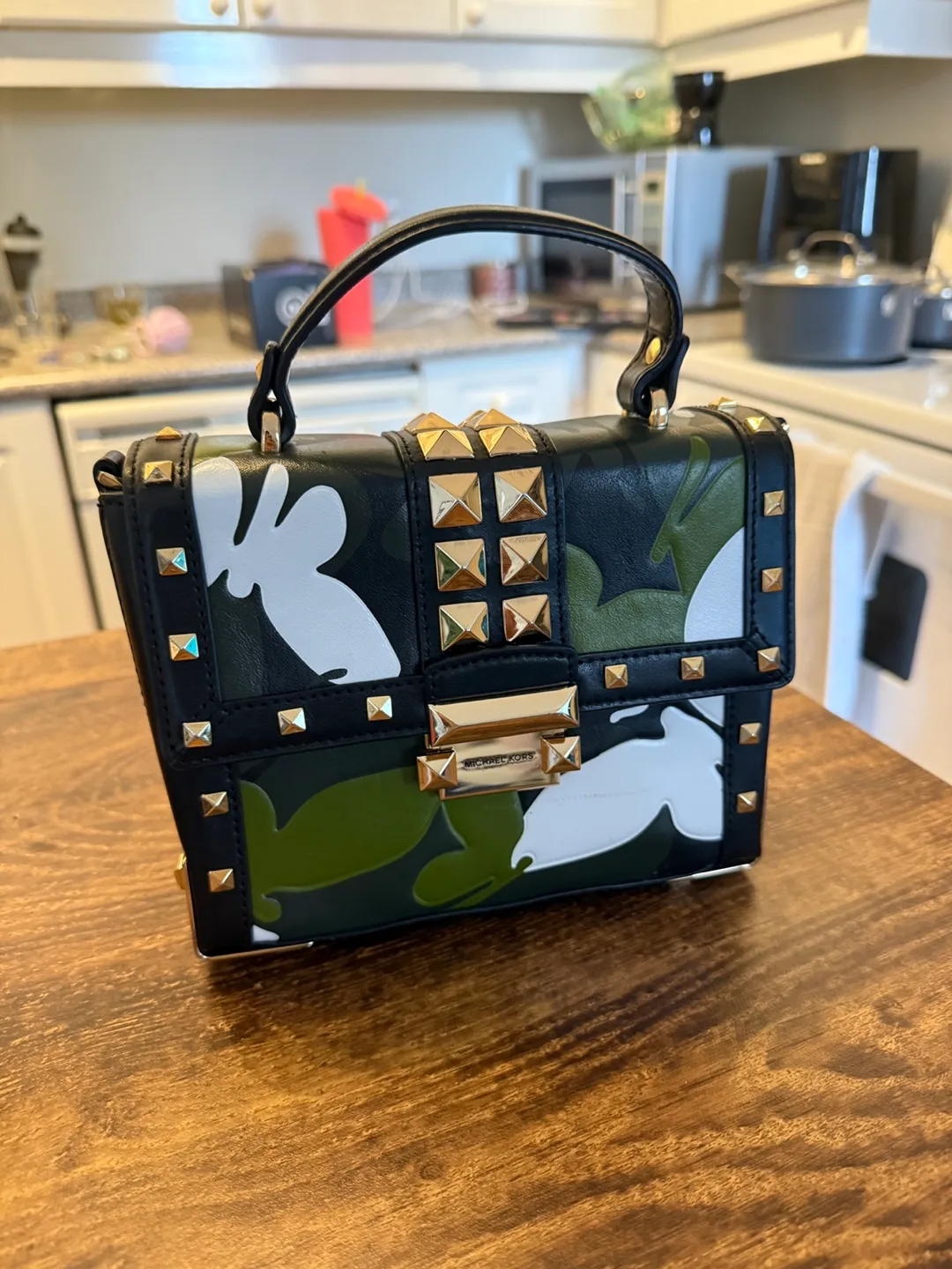 Michael Kors purse thumbnail