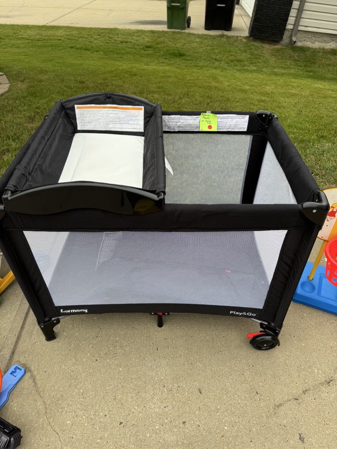 Play & Go playpen w/change table