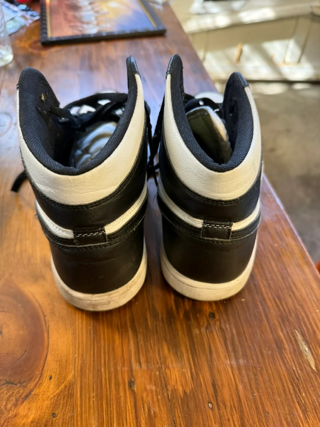 Air Jordan 1 Retro High OG Panda, US 10 image indicator(4)