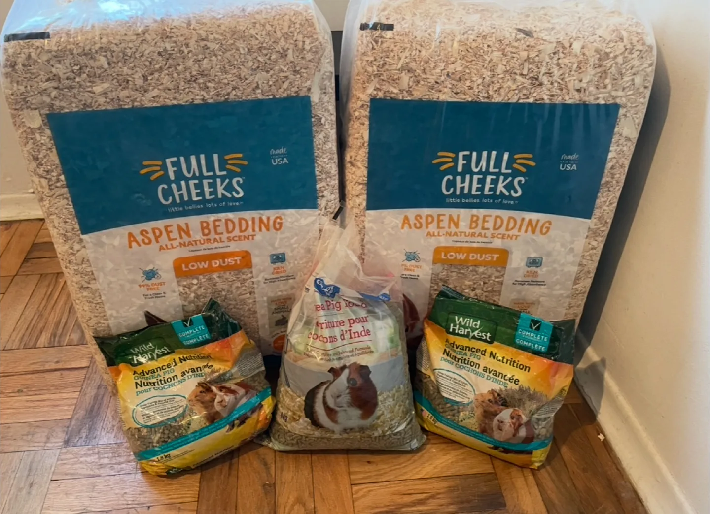 Guinea Pig Food & Bedding Lot thumbnail