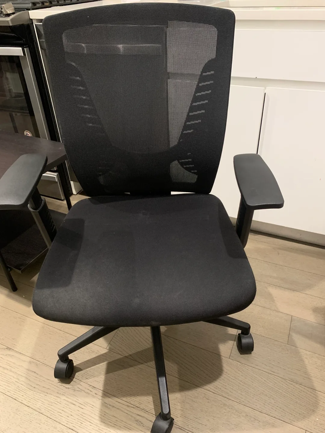 Black Mesh Office Chair thumbnail