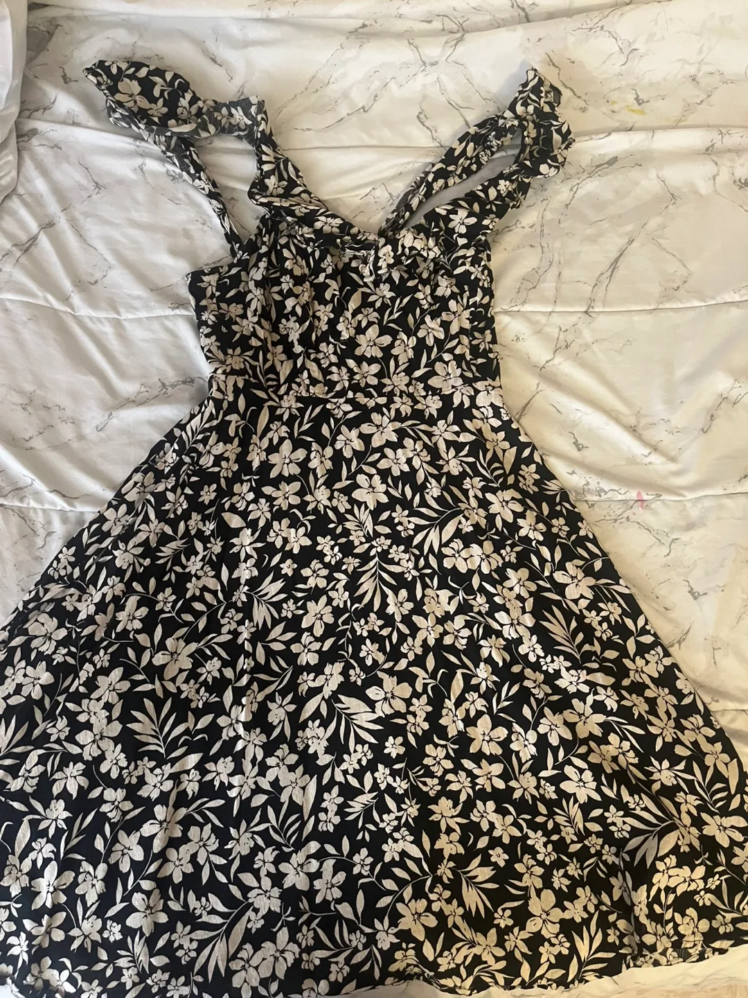 Old Navy Floral Dress thumbnail
