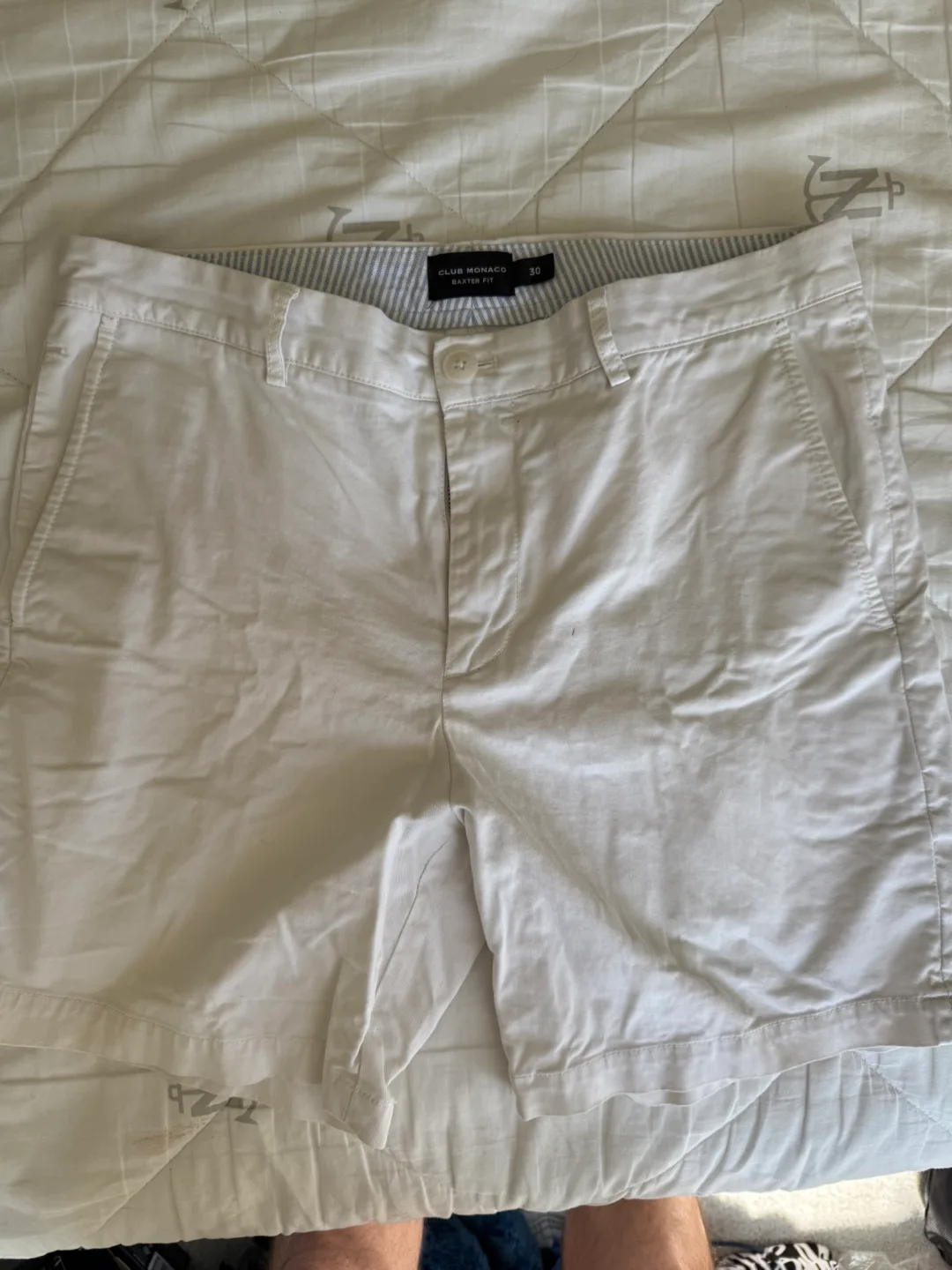 Club Monaco Baxter Fit White Shorts - Size 30 thumbnail