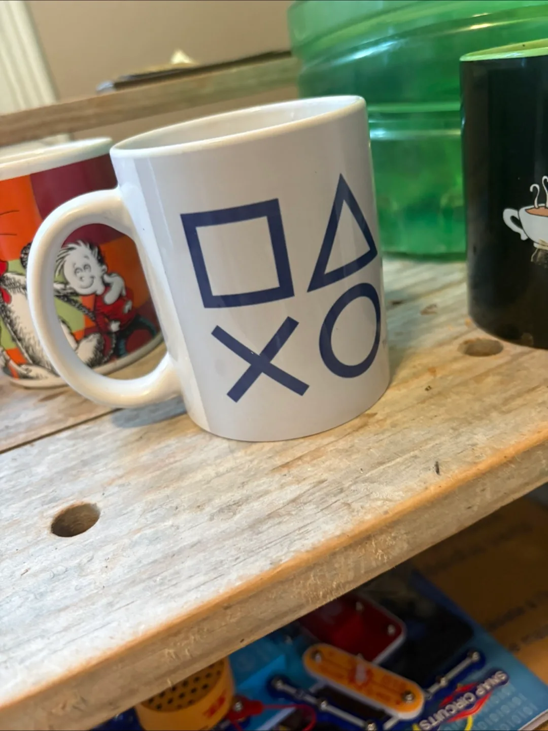 Mugs: Harley Davidson, Dr. Seuss, Playstation, Central Perk image indicator(3)