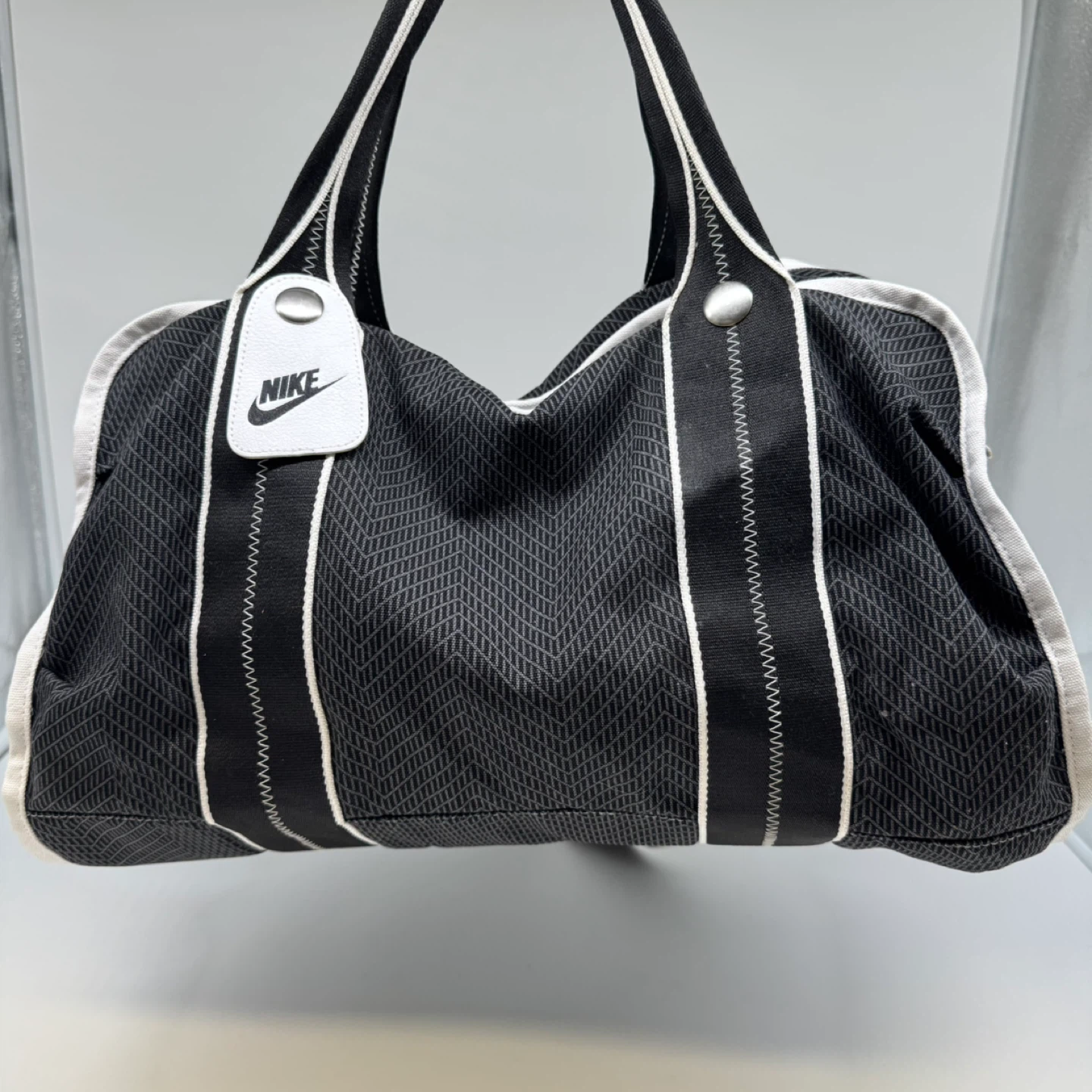 Nike Backbeat Medium Duffel Bag – Black/White – New with Tags