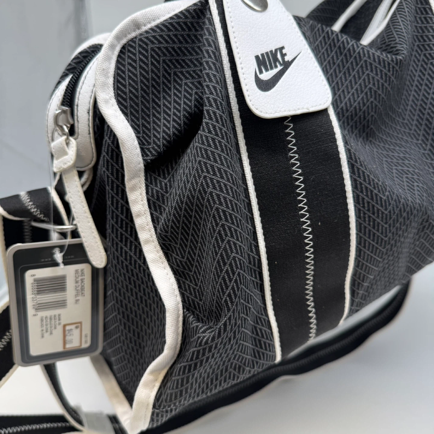 Nike Backbeat Medium Duffel Bag – Black/White – New with Tags - photo 4