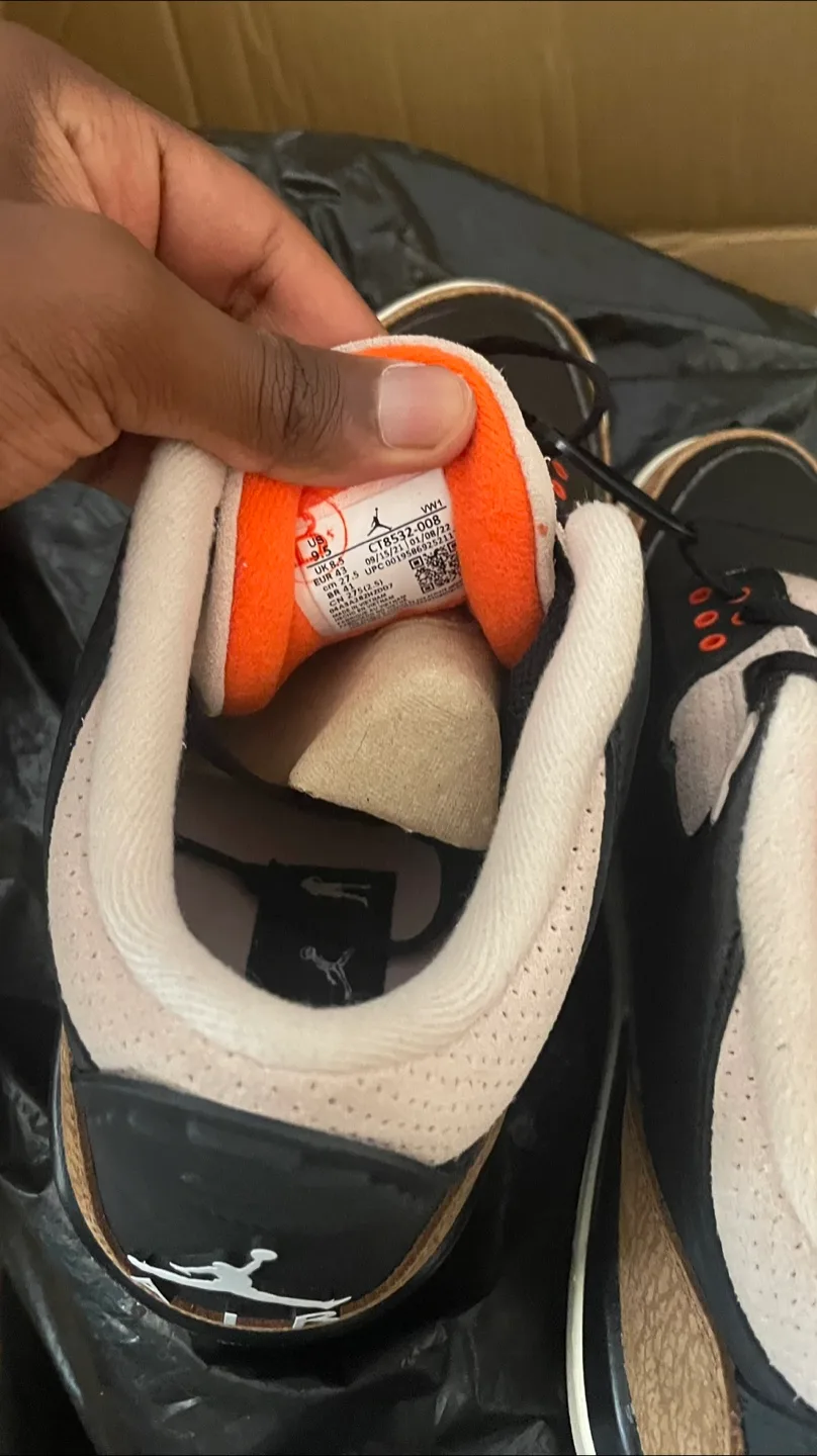 Jordan 3 Retro Black Gold image indicator(5)