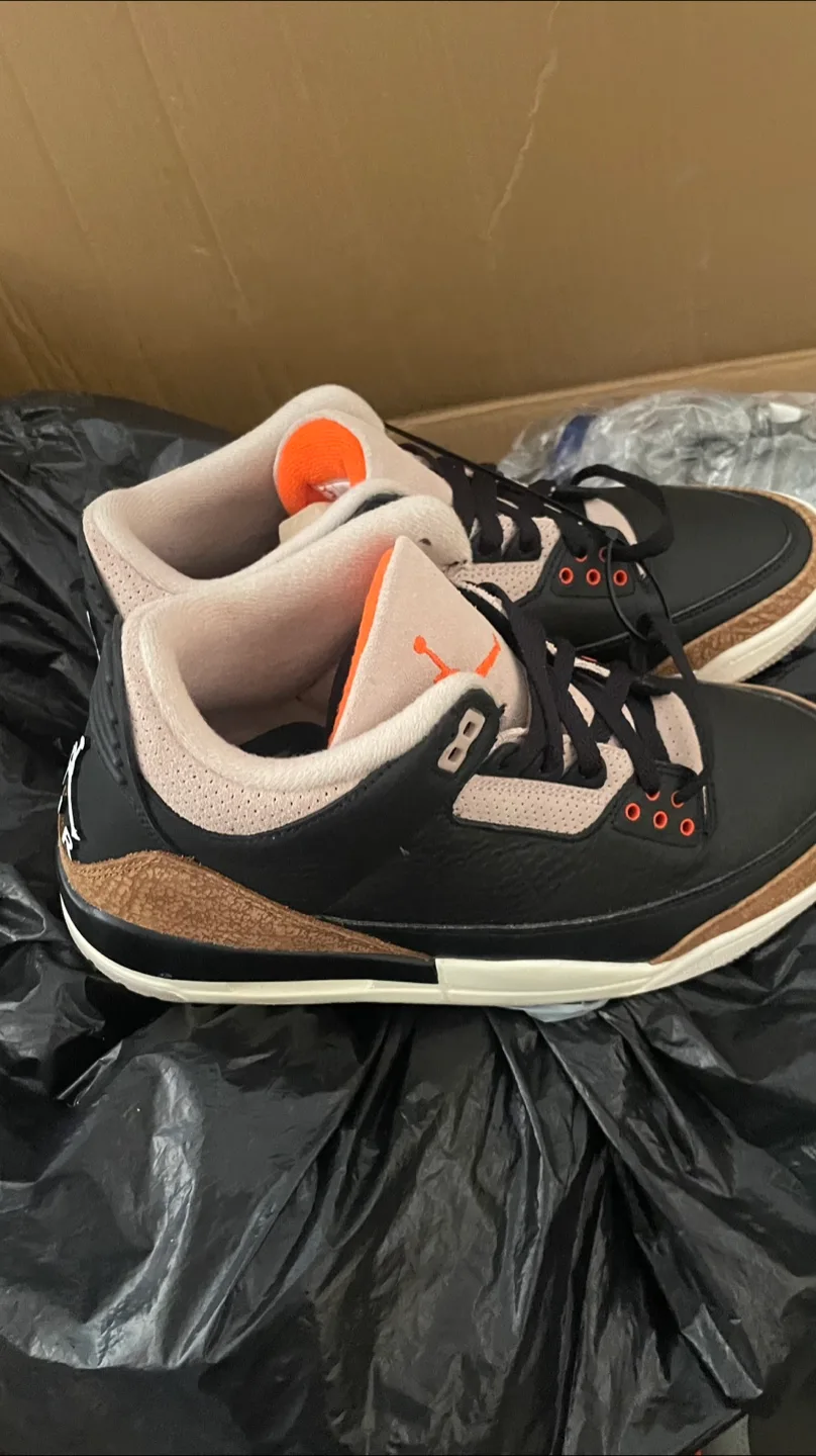 Jordan 3 Retro Black Gold image indicator(3)