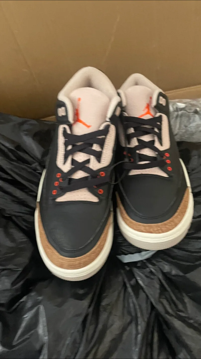 Jordan 3 Retro Black Gold image indicator(2)