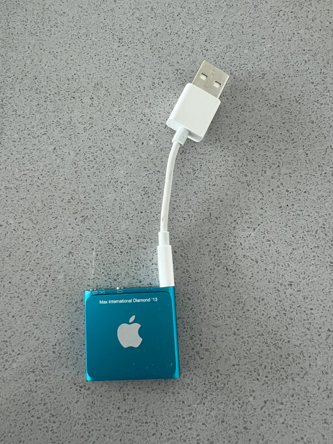 Apple iPod Shuffle - Blue image indicator(2)