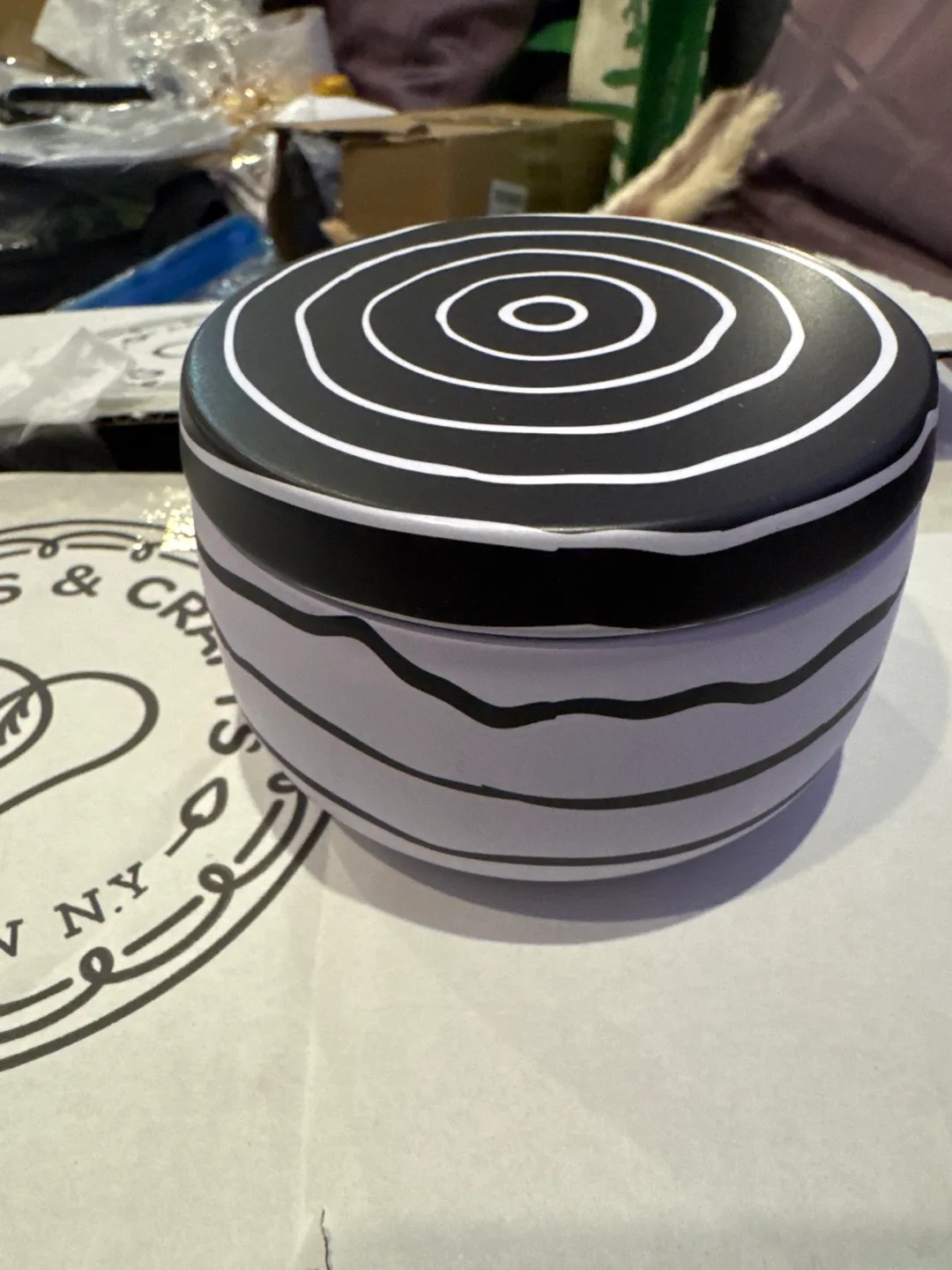 Hearts & Crafts Brooklyn N.Y. Candle image indicator(2)