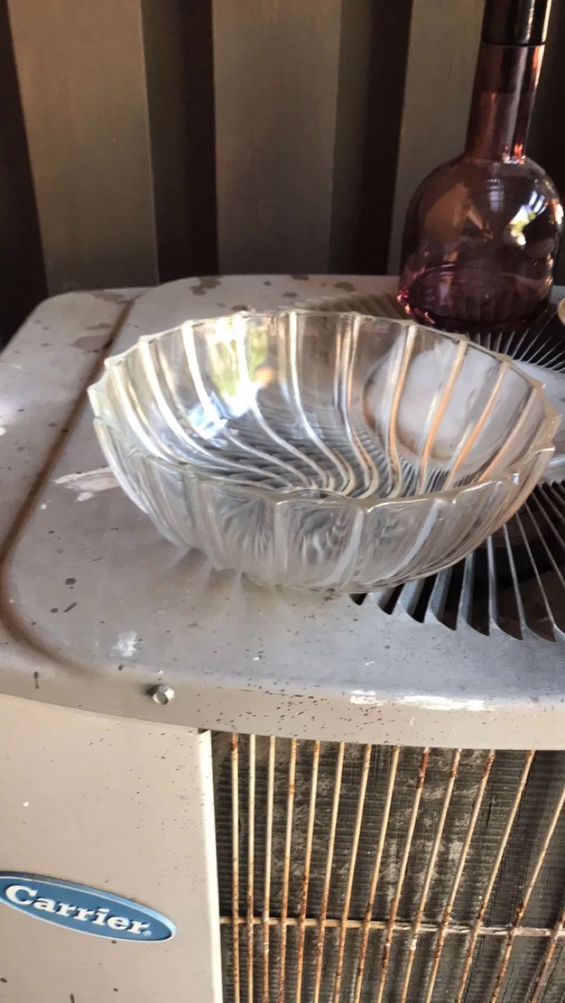 Glass Bowl - Swirl Design thumbnail