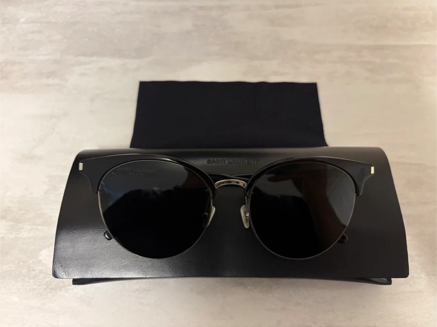 Saint Laurent Unisex Sunglasses (SL 200/K SLIM 001 Black) image indicator(2)