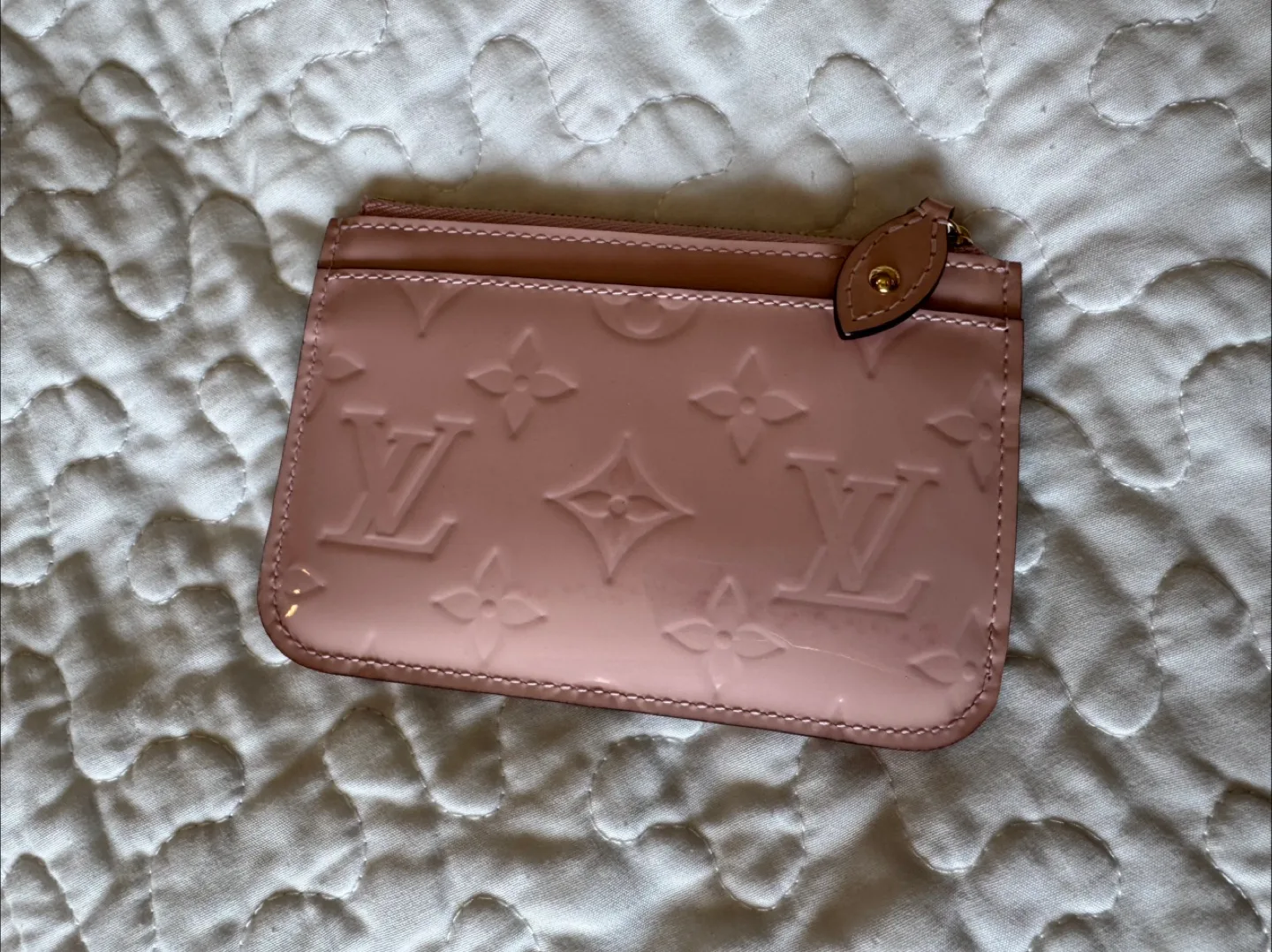 Authentic Louis Vuitton Vernis Key Pouch image indicator(2)