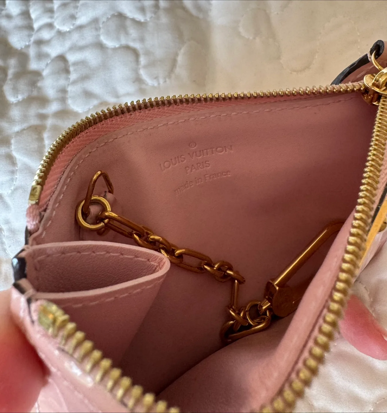 Authentic Louis Vuitton Vernis Key Pouch image indicator(6)