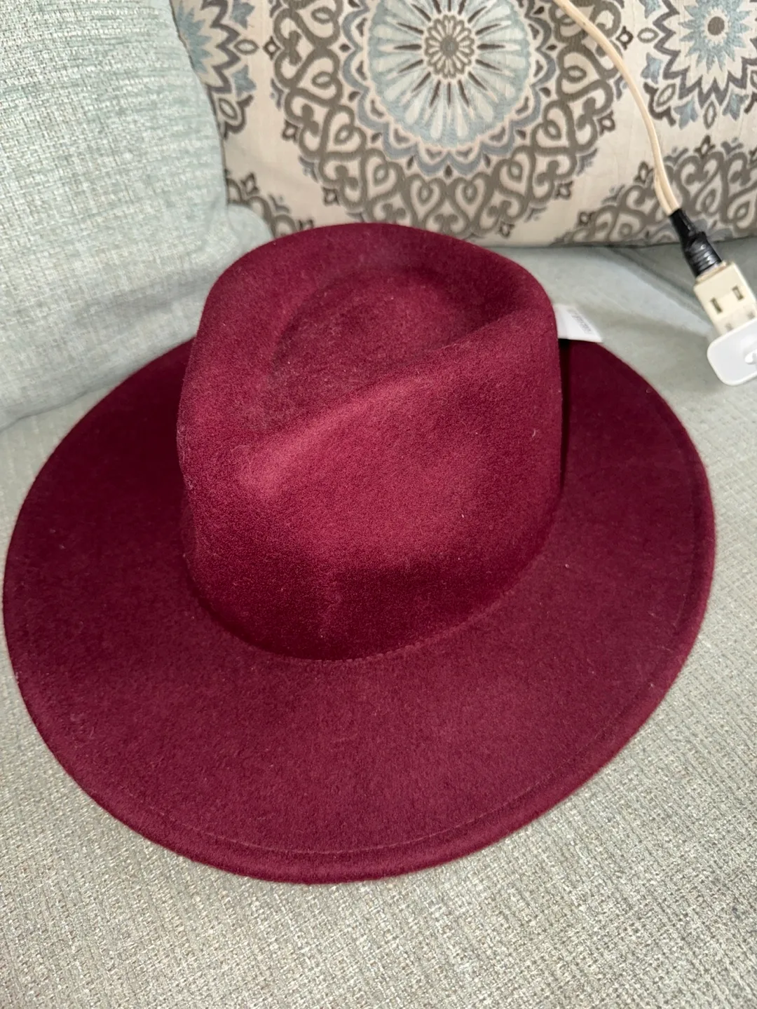 Forever 21 Burgundy Fedora Hat - Size 7 1/4 thumbnail