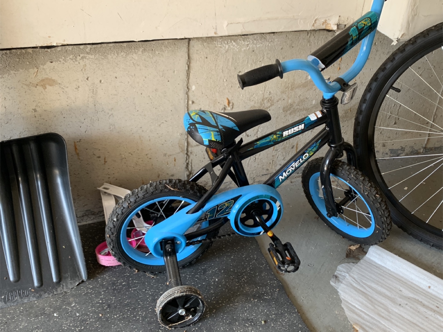Movelo Rush Kids Bike - Great Condition - photo 2