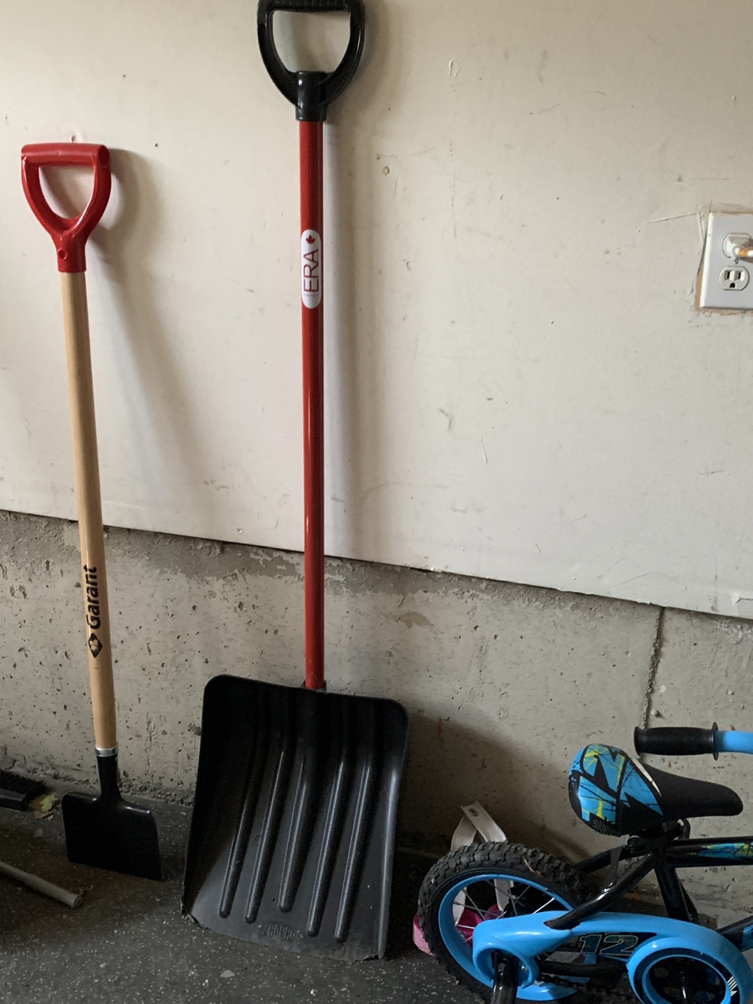 Garant & ERA Snow Shovels