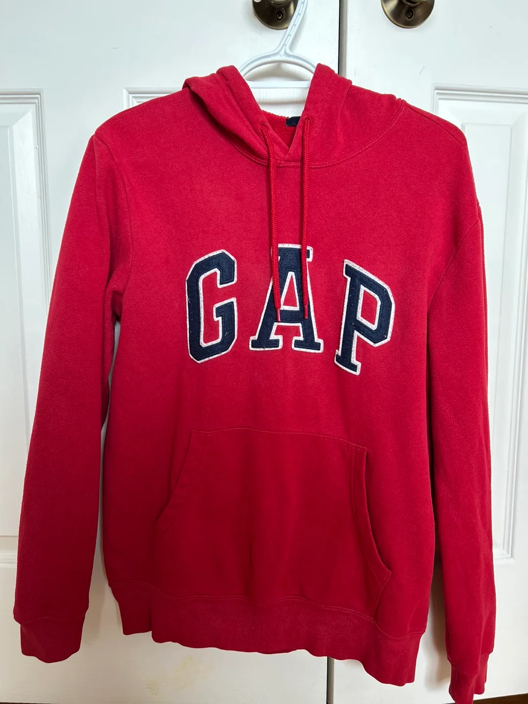 GAP Men's Red Hoodie Size Small Cozy Warm Casual Wear Excellent image indicator(2)