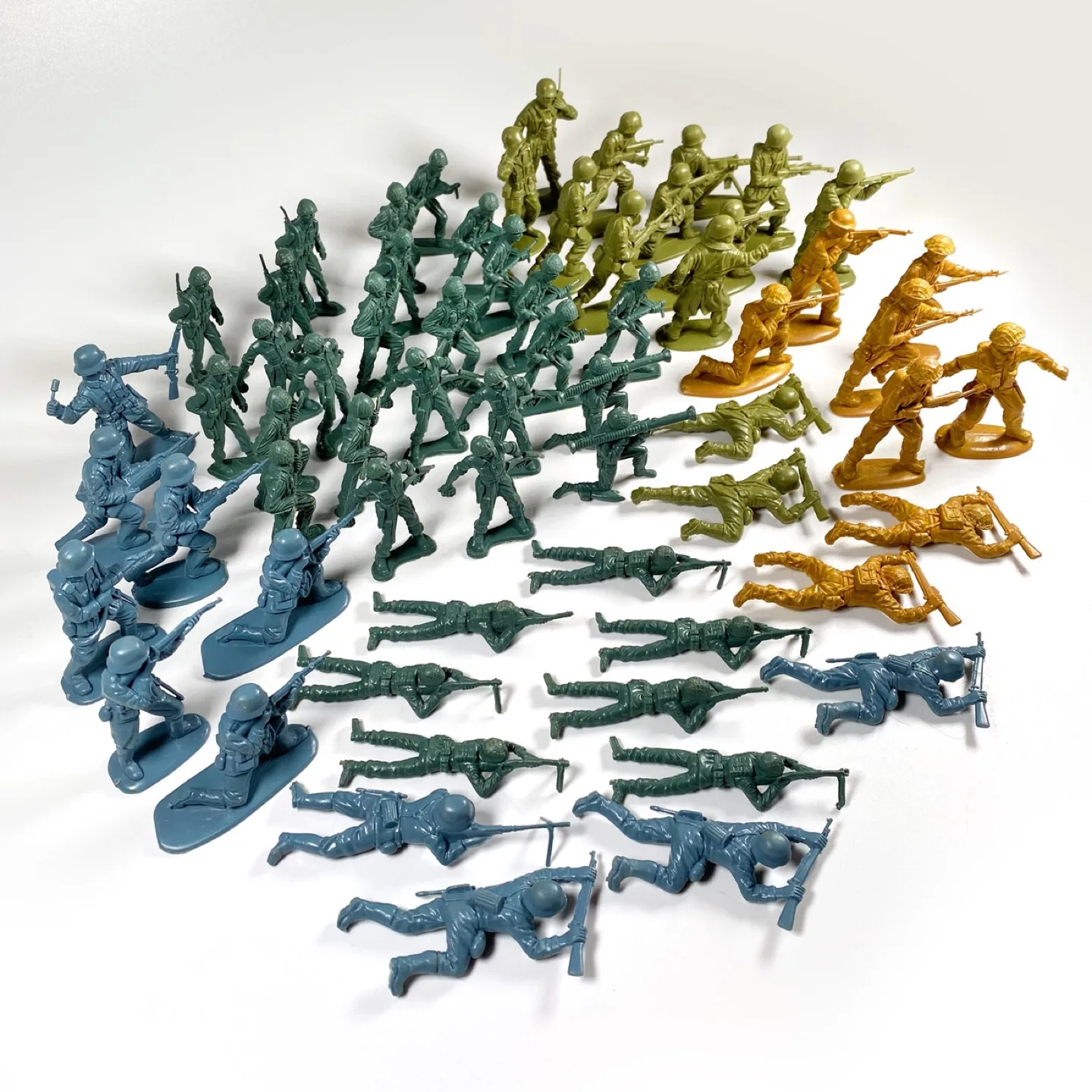 67x Vintage Plastic Army Men thumbnail