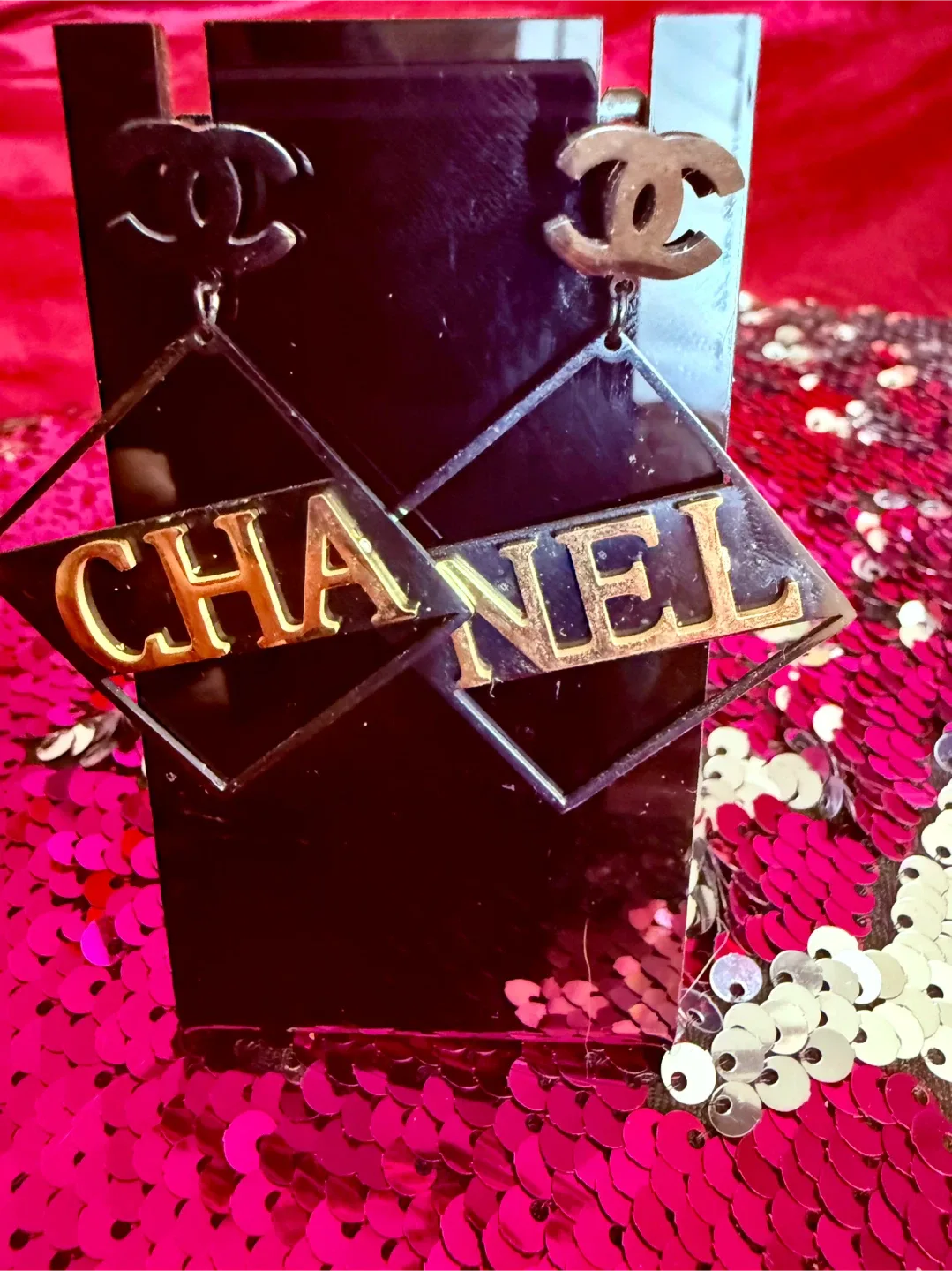 Beautiful Chanel logo Earrings thumbnail