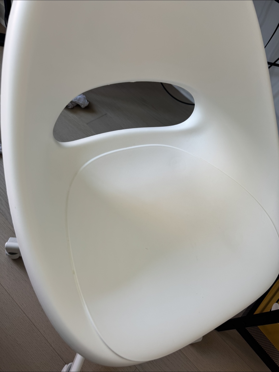 IKEA LOBERGET / MALSKÄR Swivel Chair - White