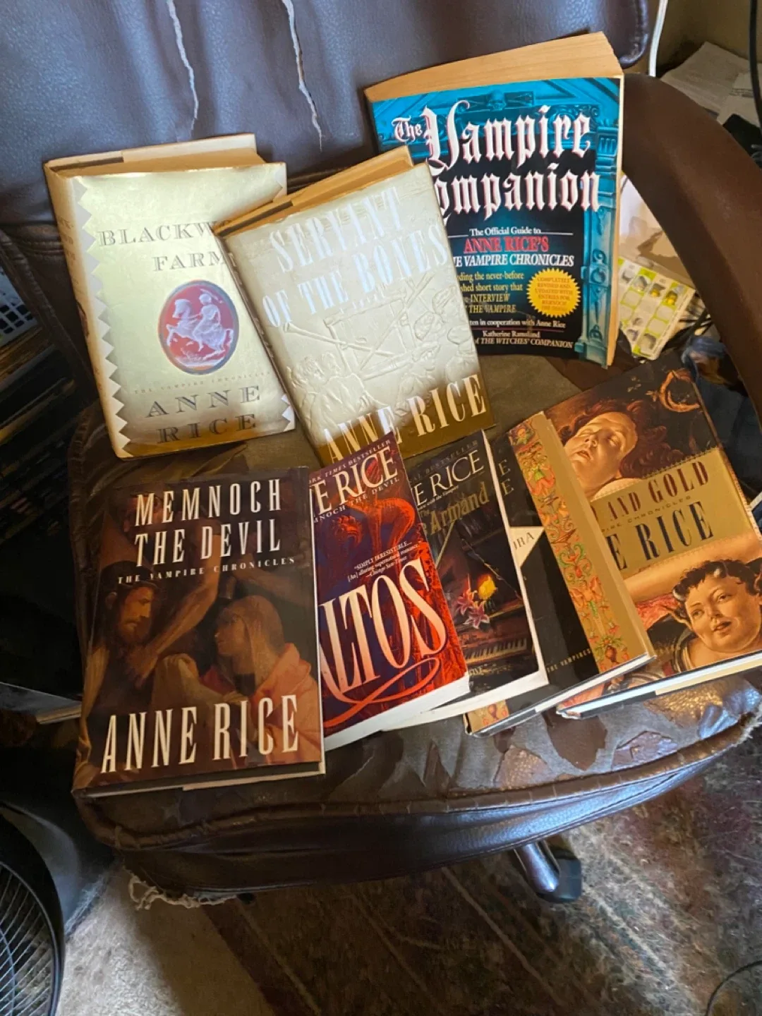 Mixed Lot of Anne Rice & Clive Barker Books image indicator(3)