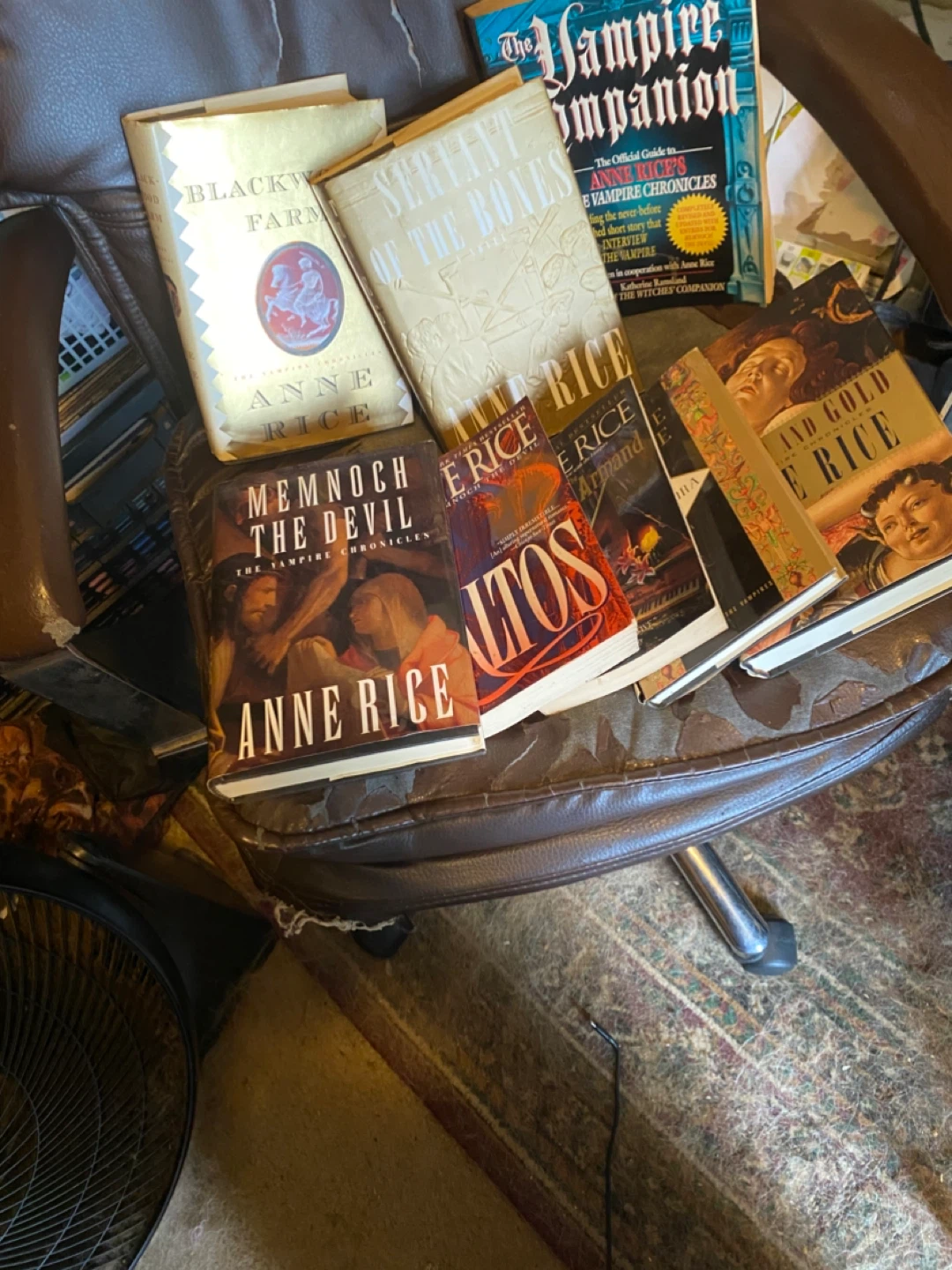 Mixed Lot of Anne Rice & Clive Barker Books