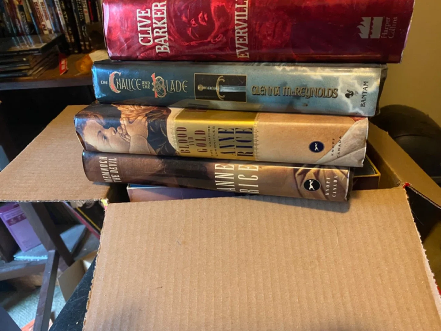 Mixed Lot of Anne Rice & Clive Barker Books image indicator(6)