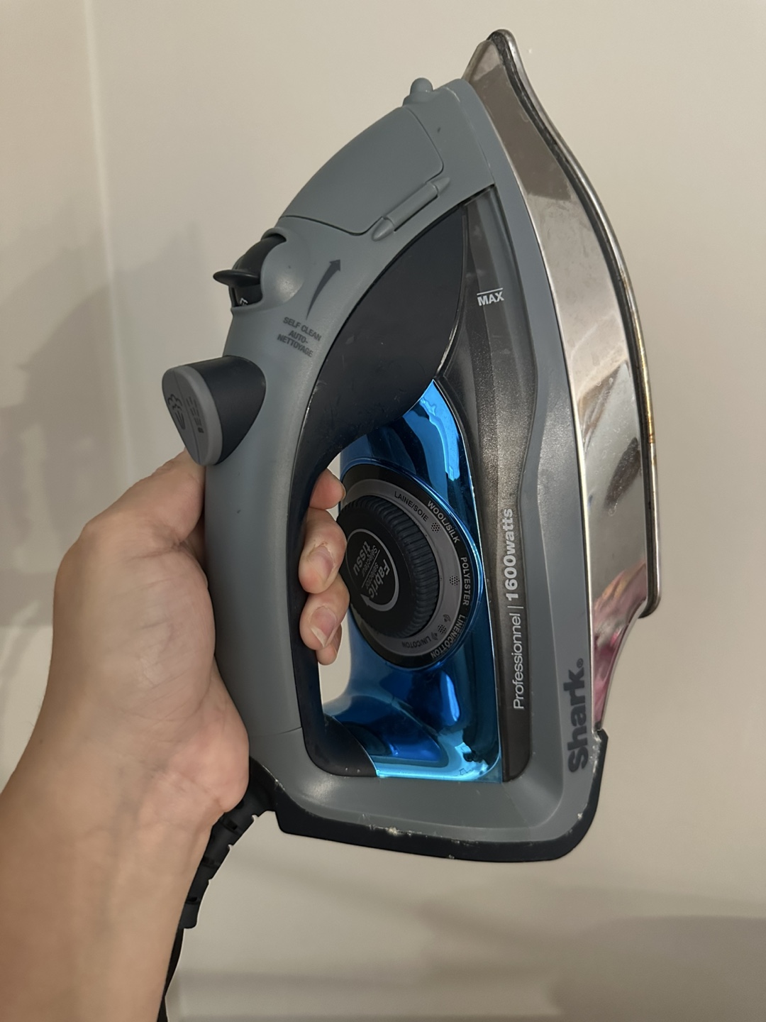 Shark Professional 1600W Iron