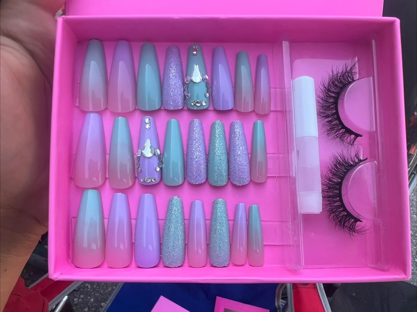 Press on Nails with Lashes image indicator(5)