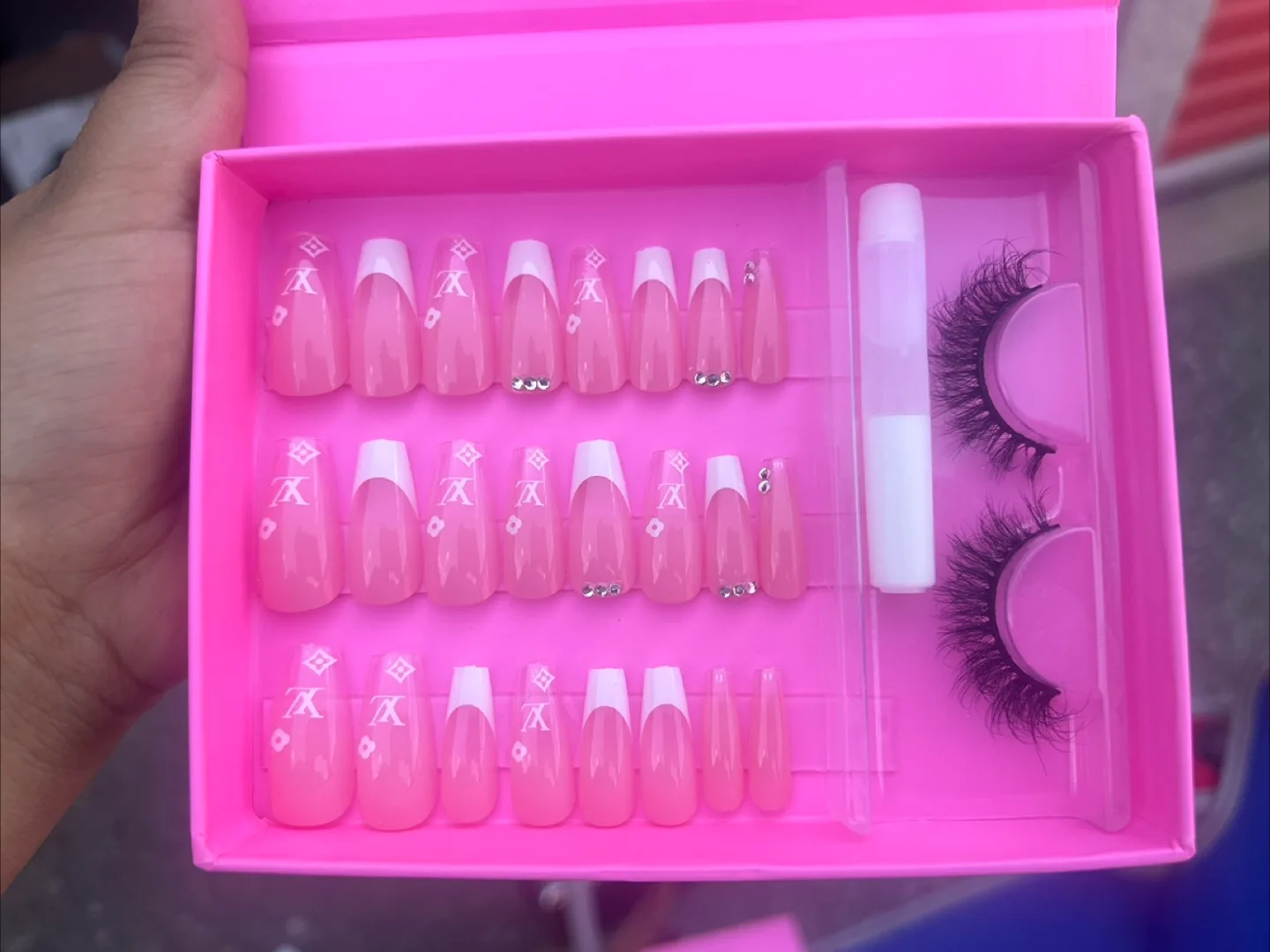 Press on Nails with Lashes image indicator(6)