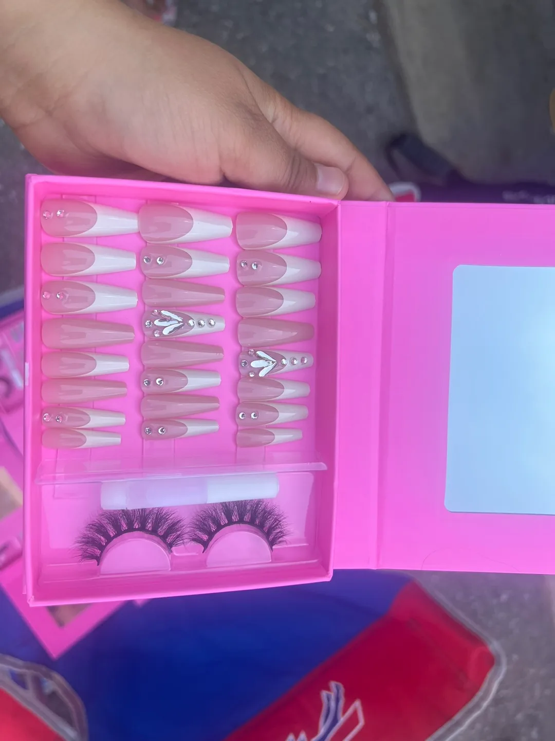 Press on Nails with Lashes image indicator(8)