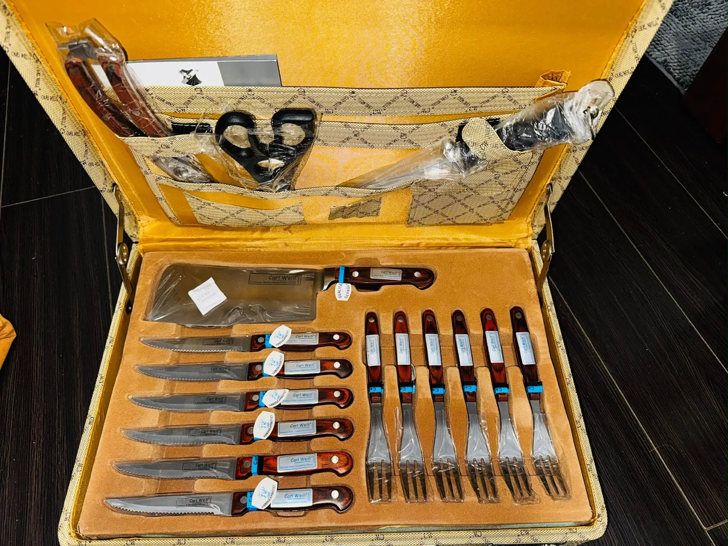 Carl Weill 24-Piece Knife Set in Case thumbnail