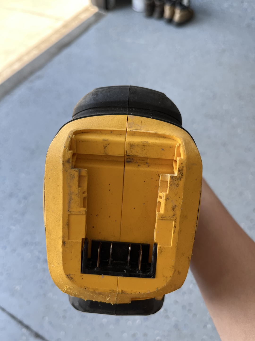 DEWALT 20V Grass Trimmer FOR PARTS OR FIXING - photo 5