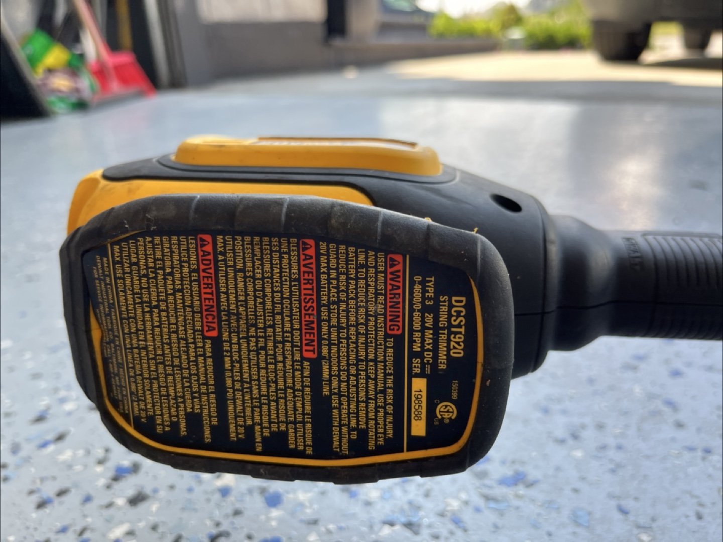 DEWALT 20V Grass Trimmer FOR PARTS OR FIXING - photo 2