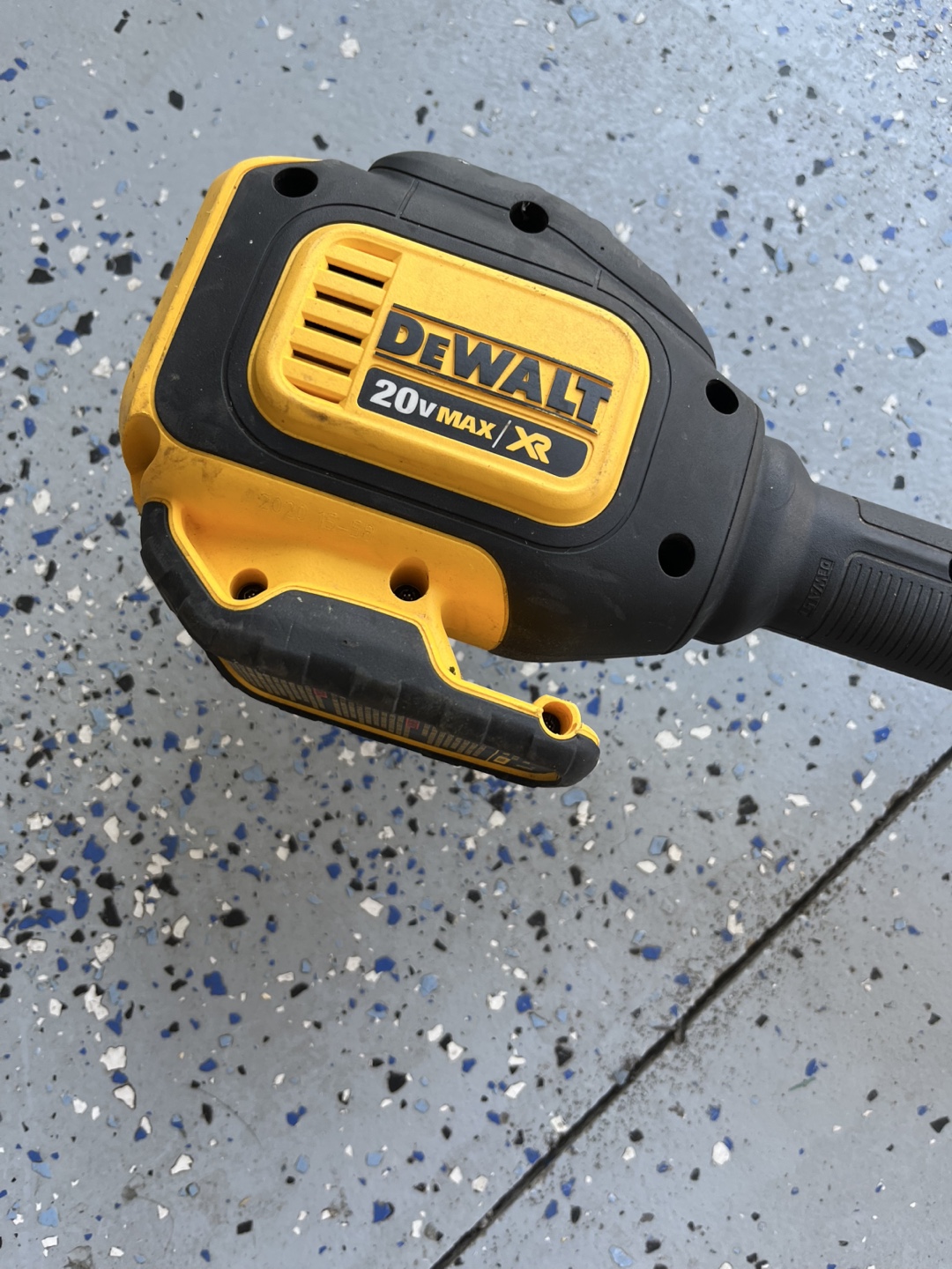 DEWALT 20V Grass Trimmer FOR PARTS OR FIXING - photo 3