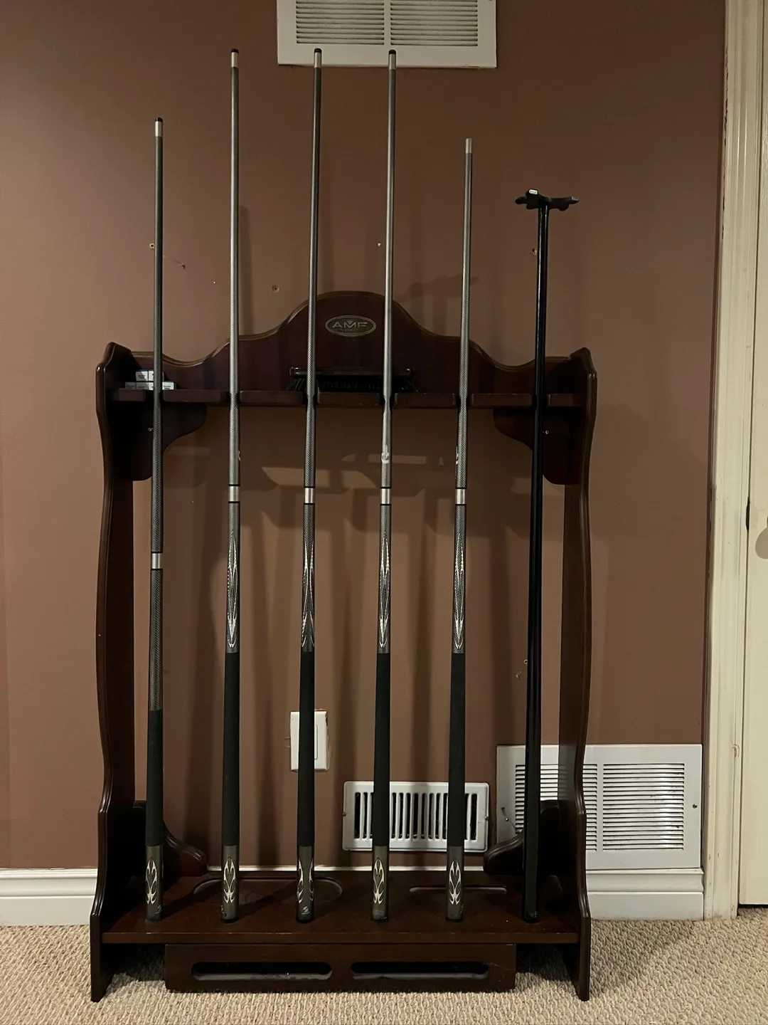 High-End AMF Billiards Table with Slate Bed & Accessories image indicator(10)