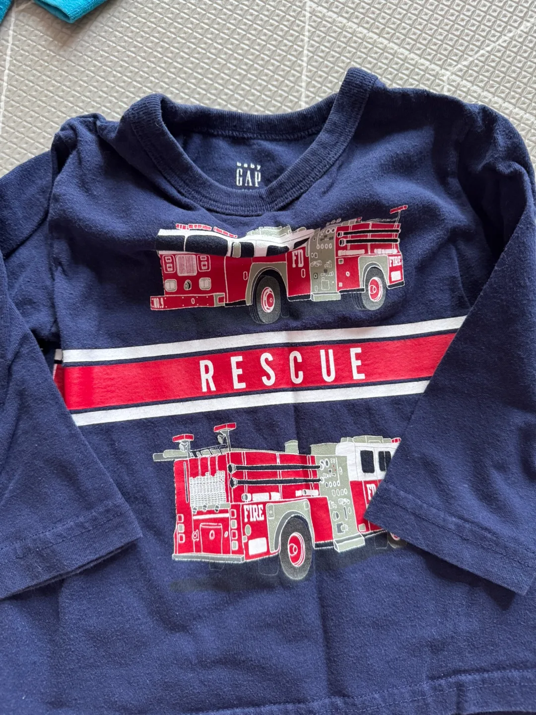 Mix of Baby Clothes - 12-18 Months image indicator(4)