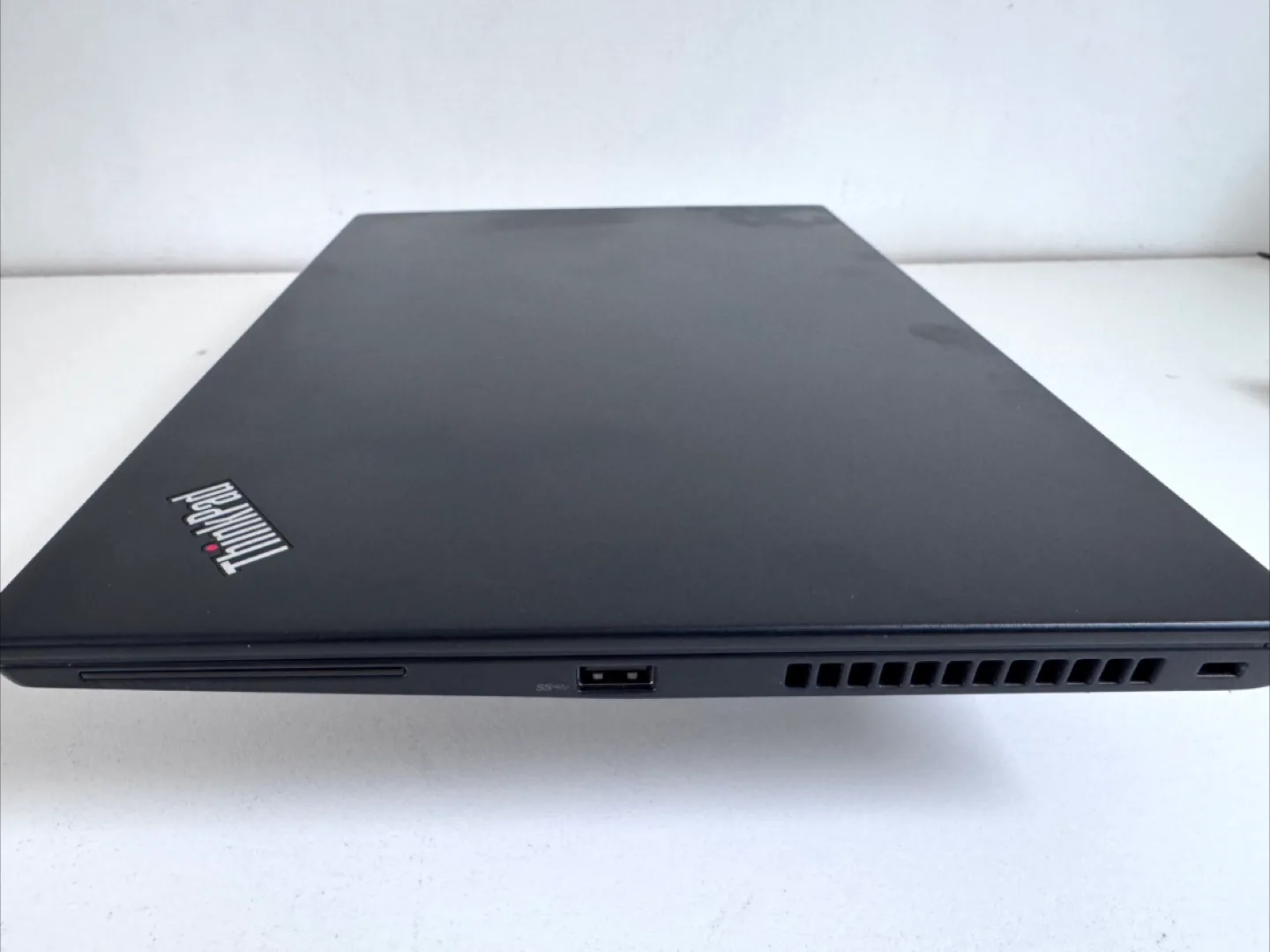 Lenovo ThinkPad T480s Laptop - Black image indicator(2)