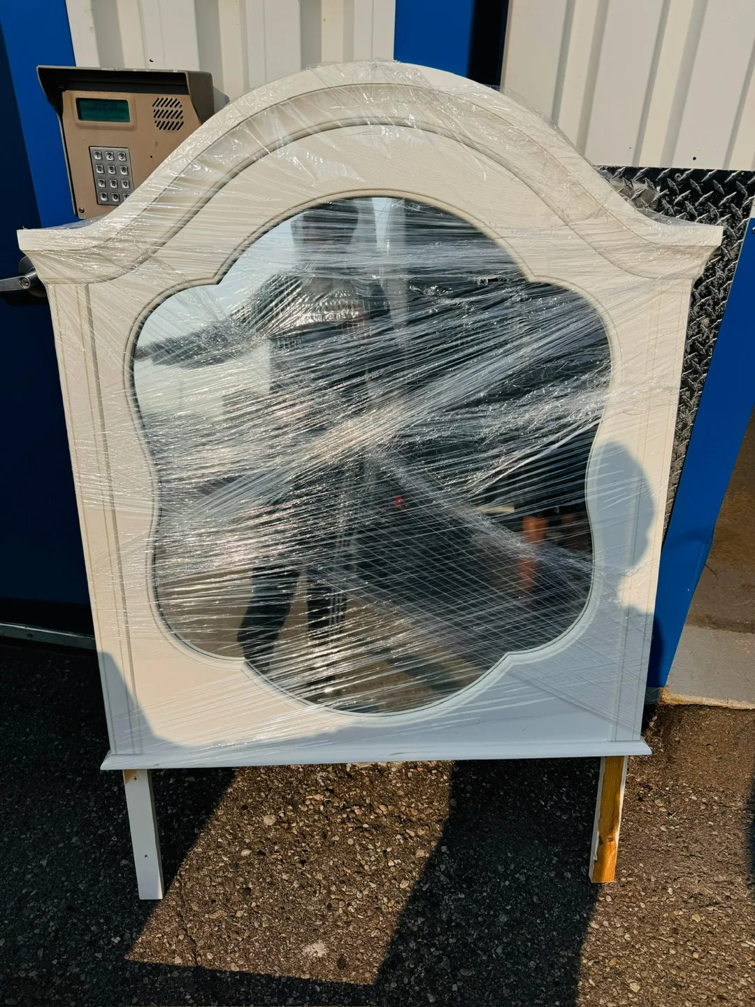 Cream Dresser with Mirror image indicator(4)