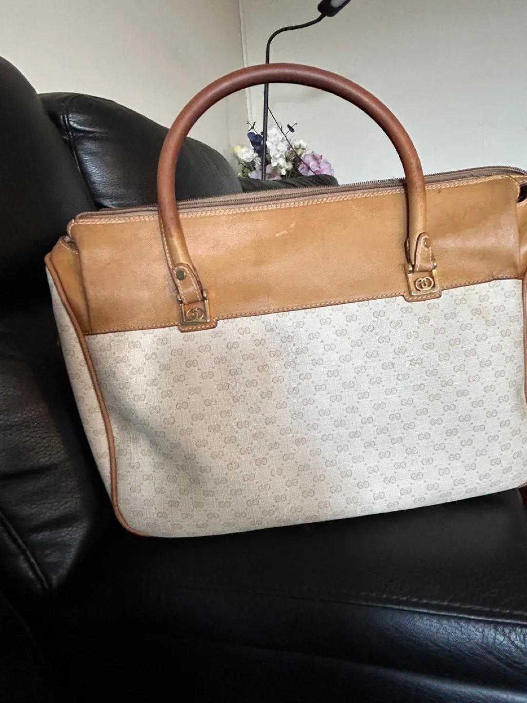 Gucci Vintage Beige/Brown GG Canvas Handbag image indicator(3)