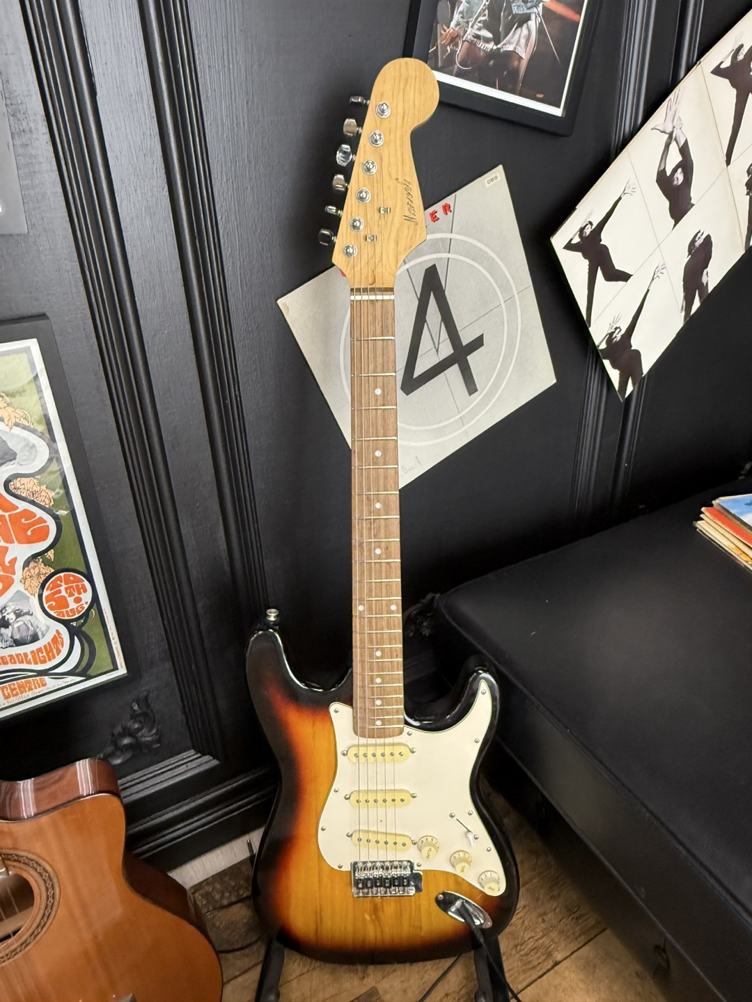 Robson GA-15TS Guitar Amplifier & Electric Guitair - photo 2